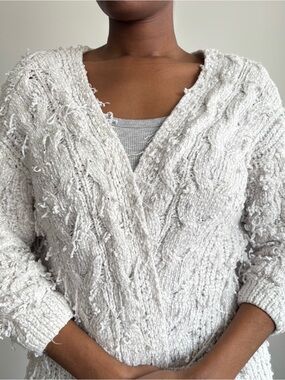 Guess Textured Loop Knit V-Neck Cardigan - Light Gray